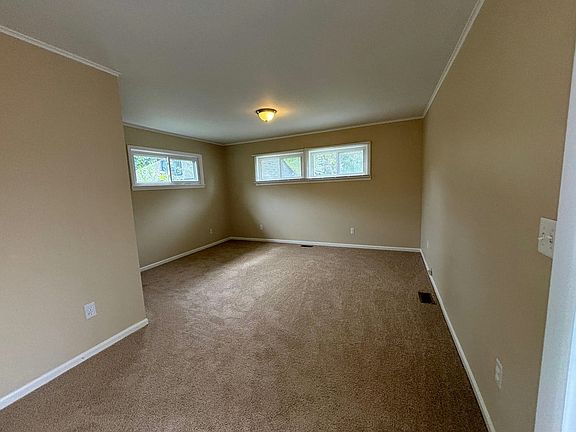 5th image of 23643 Parklawn St
