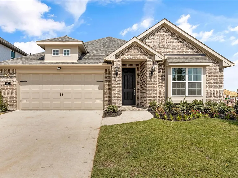 324 Amenduni Ln — Photo 4