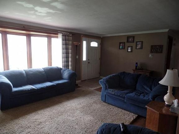 2nd image of 609 Queensbury Ct
