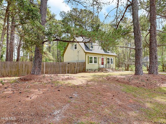 3rd image of 118 Deerfield Road