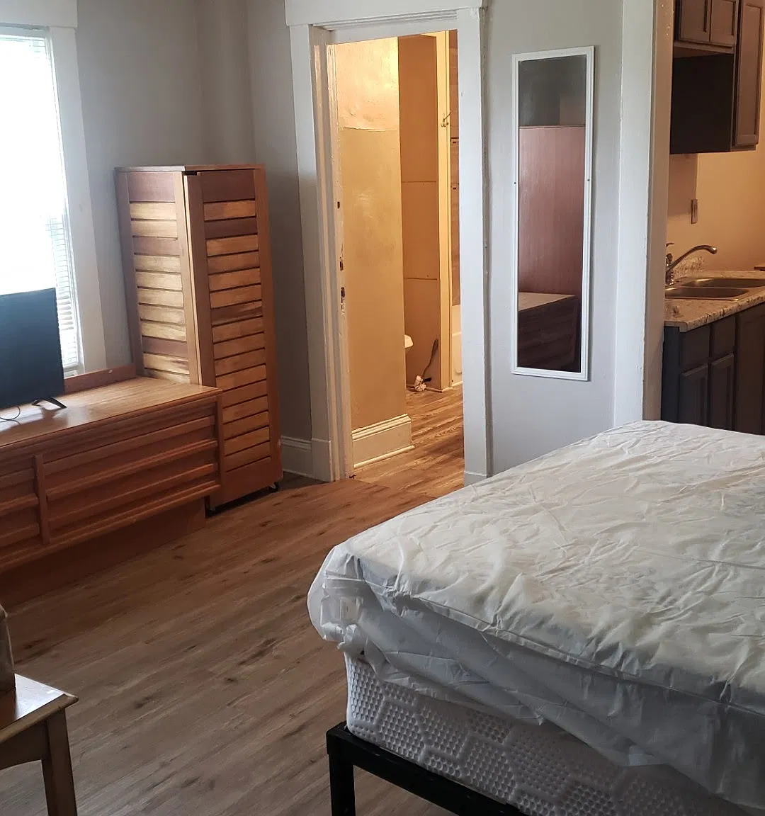 Studio, 5751 sqft, $1,000 — Photo 2
