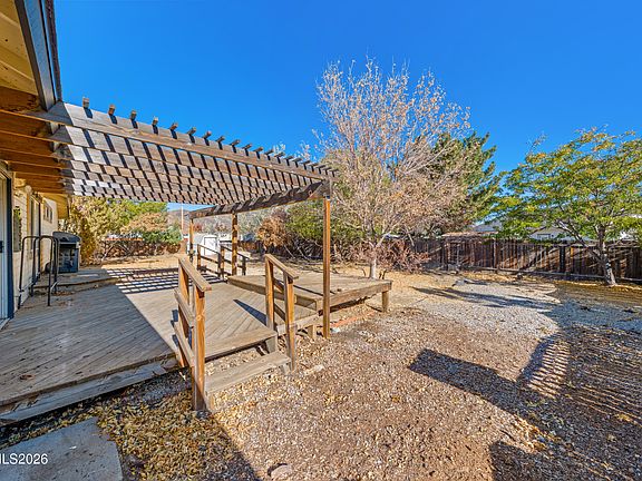 4th image of 17645 Blackbird Dr