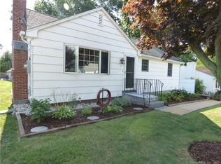 19 Berkshire Rd, West Hartford, CT 06110