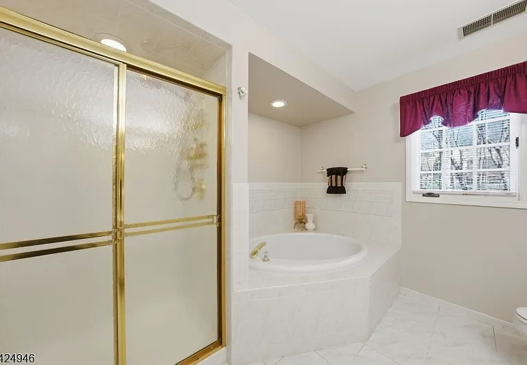 11 Rosewood Ln — Photo 38