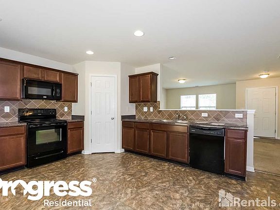 5th image of 5605 Twin Brook Dr