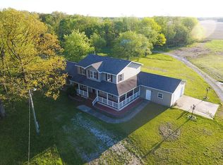 2468 South Trl, Walshville, IL 62091