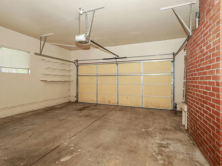 517 Debbie Dr — Photo 15