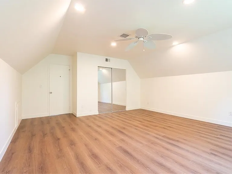 11300 Yolanda Ave — Photo 11