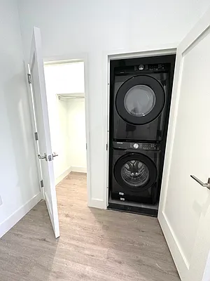 Rented by R New York | media 9