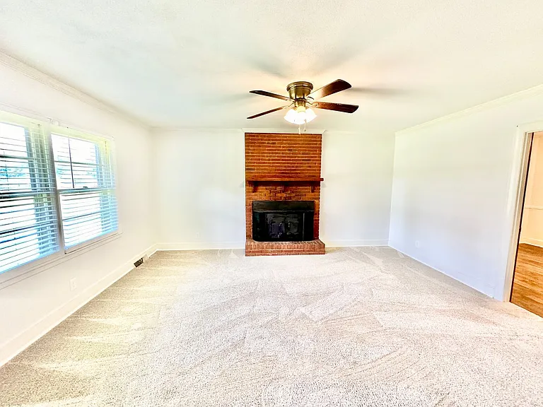 4065 Pinehurst Dr — Photo 5
