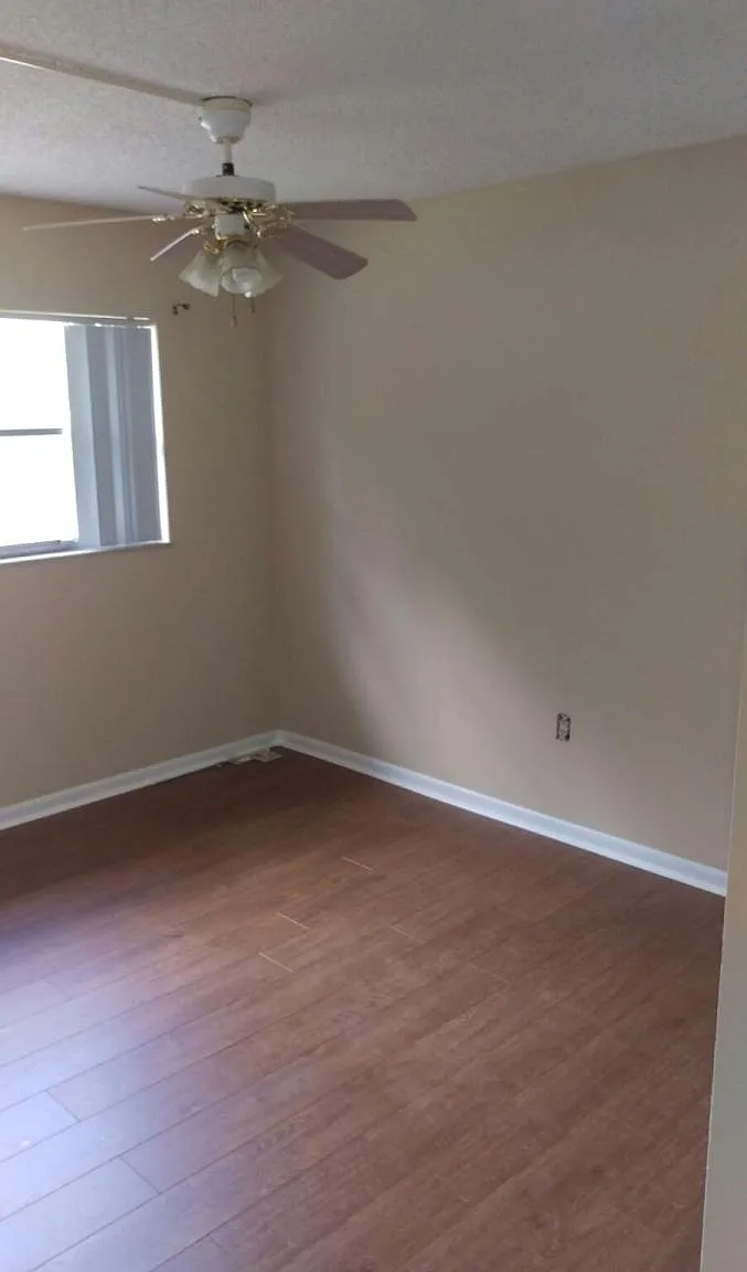 3 bed, 2.5 bath, 1565 sqft, $1,949 — Photo 2