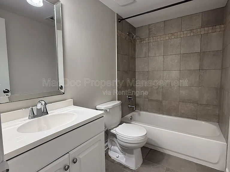 10910 Chesterwood Dr — Photo 29