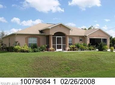 1st image of 1525 SE 5th Pl