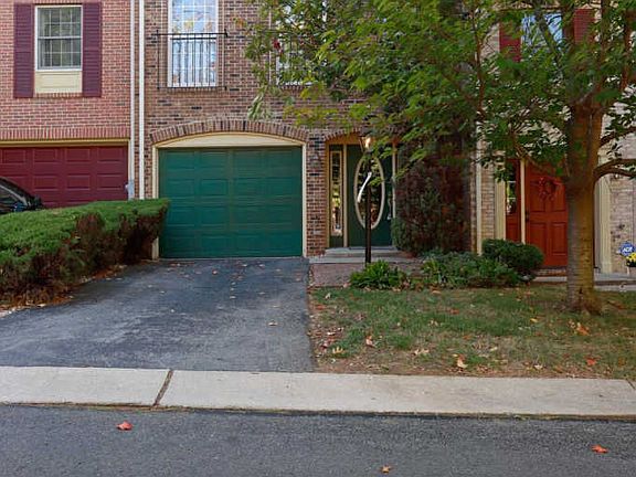 2nd image of 1020 Lindsay Ln