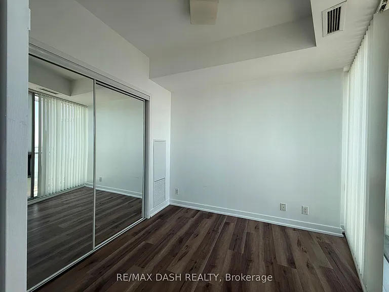 14 York St #4905 — Photo 8
