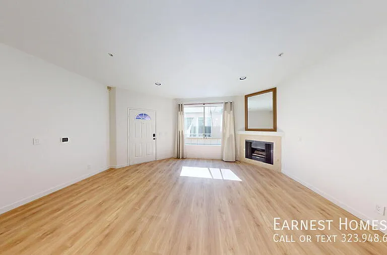 18347 Saticoy St #31 — Photo 9