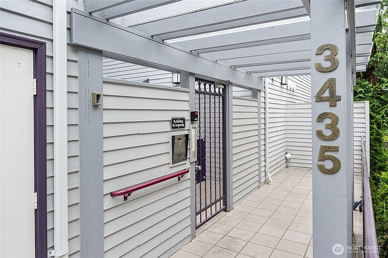 2nd image of 3435 California Avenue SW #103