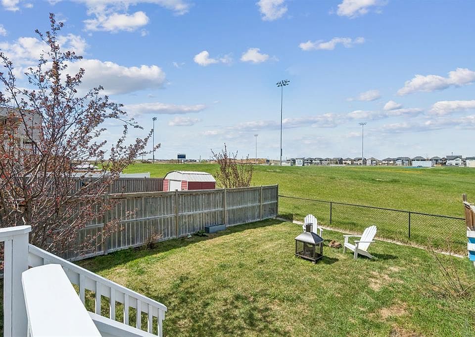 1st image of 150 E River Heights Cres