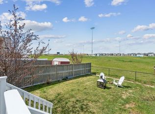 150 E River Heights Cres, Cochrane, AB T4C 0J5