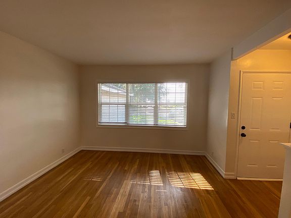 4th image of 119 E Altadena Dr
