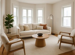 76 Bunkerhill St FLOOR 3, Lawrence, MA 01841