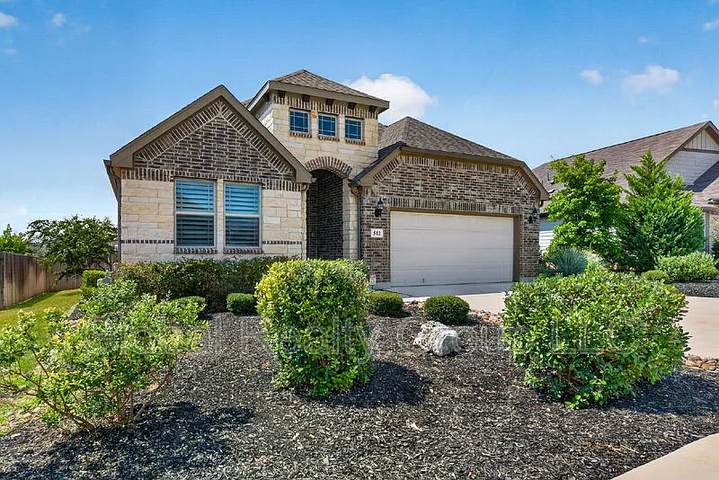 4 bed, 3.0 bath, 2188 sqft, $2,350 — Photo 2