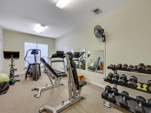 4th image of 900 Taylor St APT 209