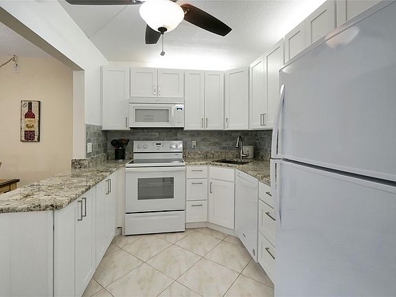 4th image of 444 Pine Glen Lane #D-1