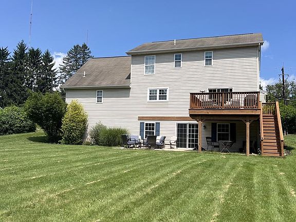 3rd image of 920 Valley Rd