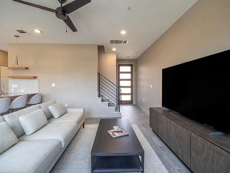 6409 Berkman Dr #4 — Photo 8