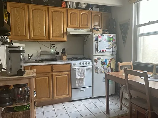 Rented by Alexiou Realty | media 6