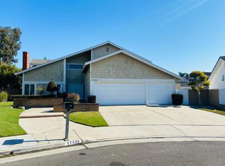 17522 Bates Cir, Huntington Beach, CA 92649