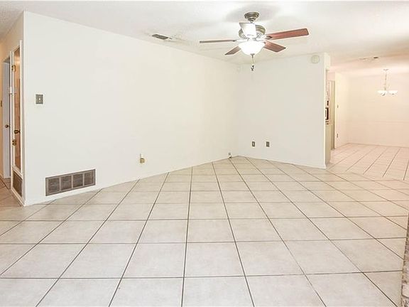 3rd image of 622 Manning Dr