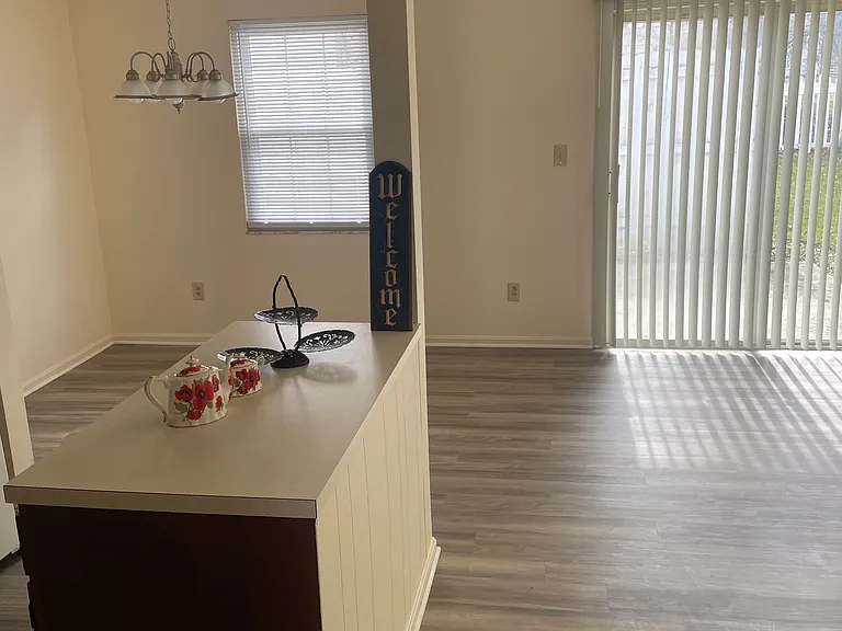 10 Colonial Estates Dr — Photo 10