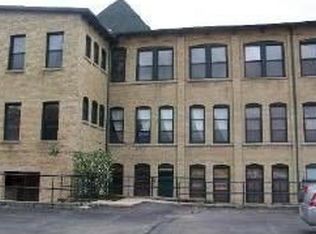 Congdon Ave, Elgin, IL 60120