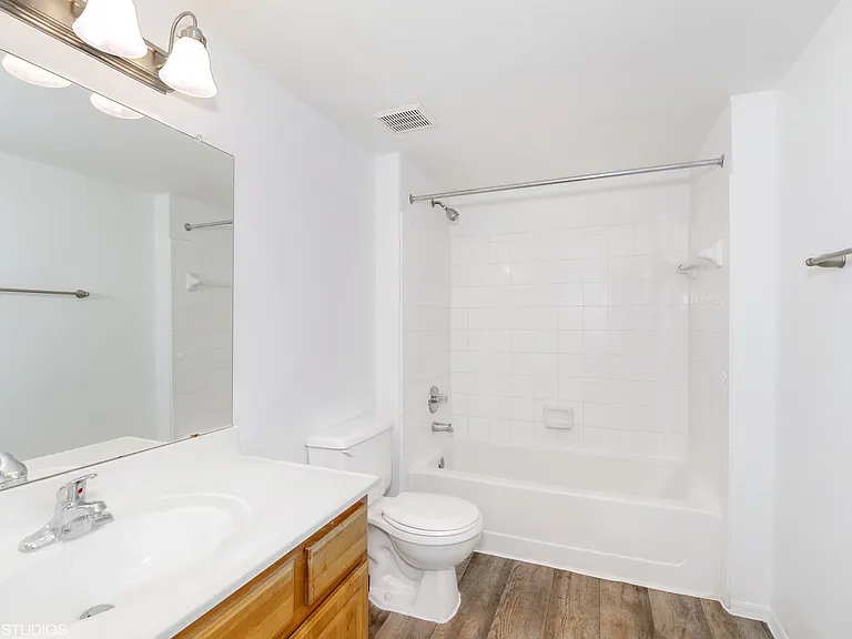 Falcon Trace Apartment Homes — Photo 19