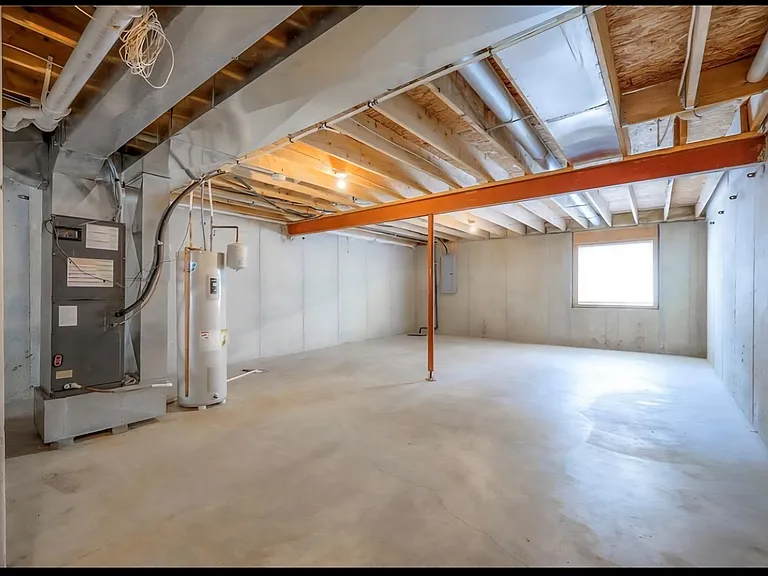 10349 Sloan Ave — Photo 14