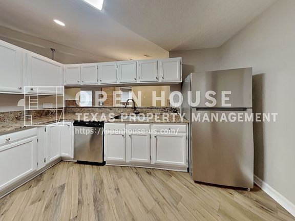 4th image of 3238 Lindenfield Dr