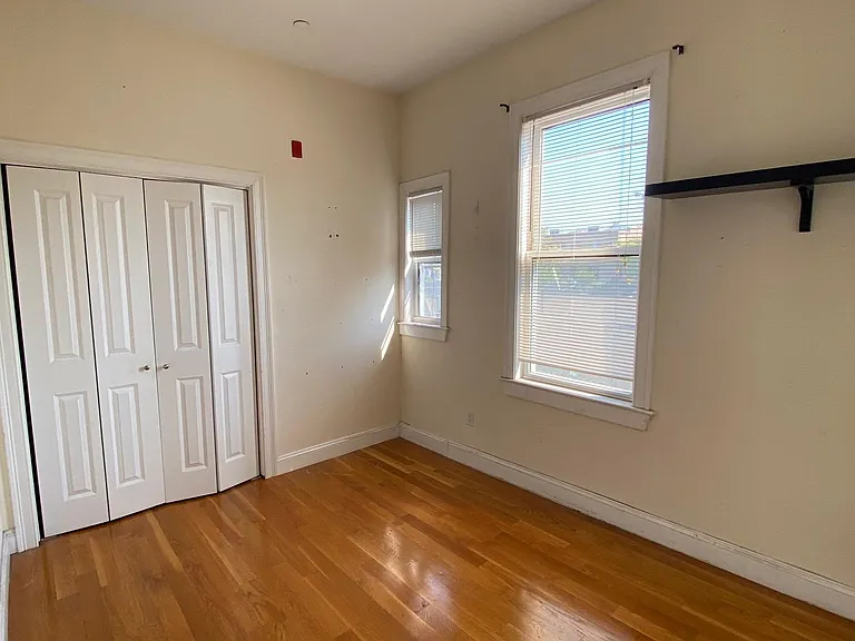 536 Cambridge St — Photo 11