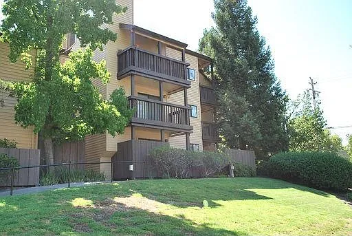 99 Cleaveland Rd APT 3 photo 1