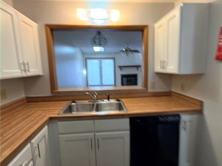 1276 N Forest Dr — Photo 9