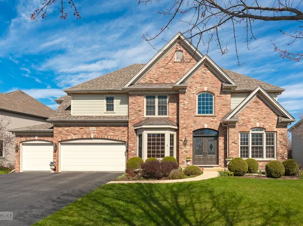 332 Kensington Dr, Oswego, IL 60543