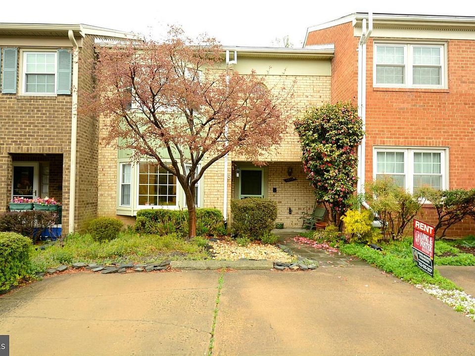 1st image of 1011 Moorefield Hill Grv SW