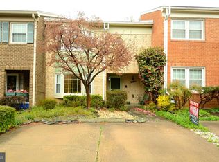 1011 Moorefield Hill Grv SW, Vienna, VA 22180