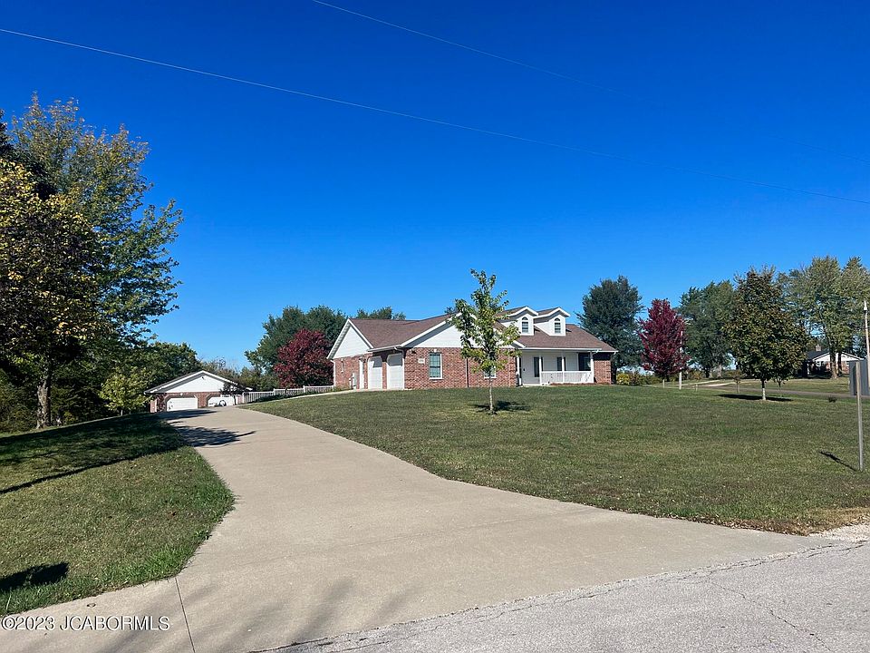 2nd image of 6304 Village Rd