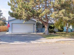 639 N Williams St, Kennewick, WA 99336