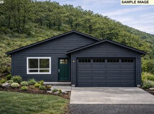 996 SE Eagles View Dr, Roseburg, OR