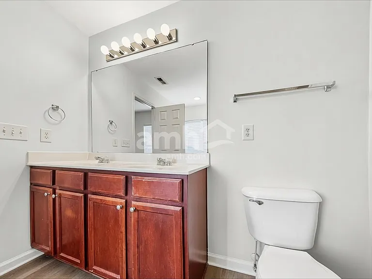 416 Magna Dr — Photo 12