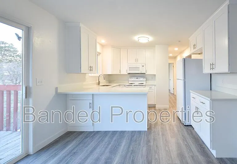 5849 S Country Hills Dr — Photo 4
