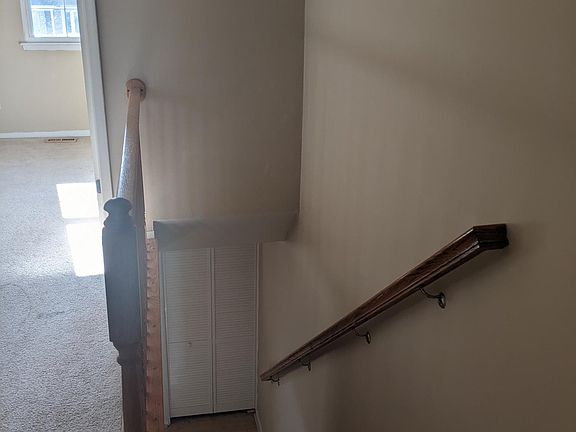 4th image of 462 Kenilworth Ct